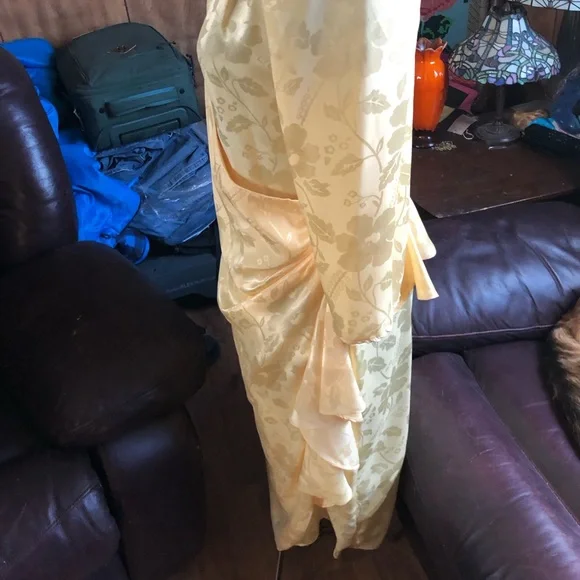 Elegant Yellow Floral Wrap-Style Women’s Dress - Picture 4 of 14